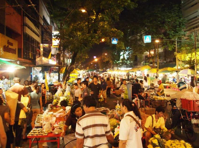 Pasar Lokal Bangkok & Wisata Kuliner
