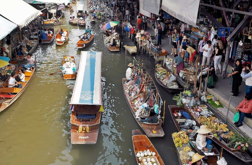 Damnoen Saduak Floating Market