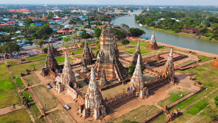 Mengintip Keagungan Wat Chaiwatthanaram Ayutthaya Thailand, Mahakarya Sejarah di Tepi Sungai, sumber wikipedia