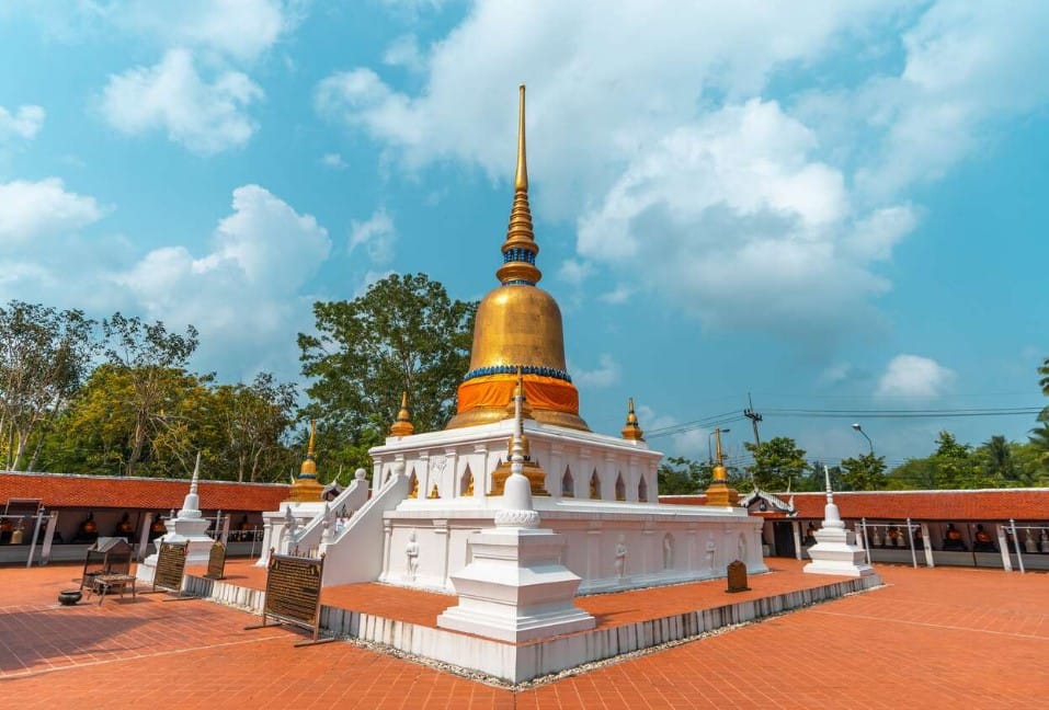 Kuil Tua Wat Phra Borommathat Sawi
