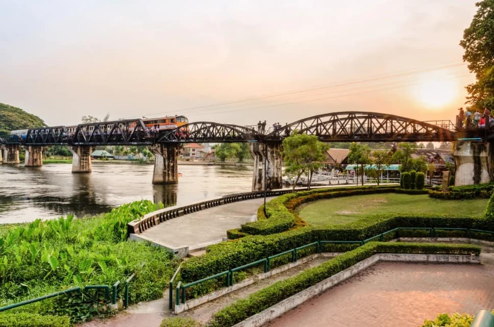 River Kwai Bridge, sumber s-light.tiket.photos