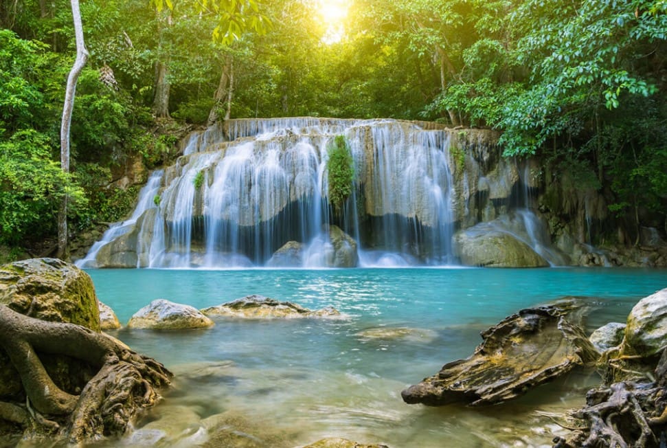 Petualangan Memukau di Erawan National Park Thailand, Menyelami Keindahan Air Terjun Tujuh Tingkat, sumber thewildlifediaries.com