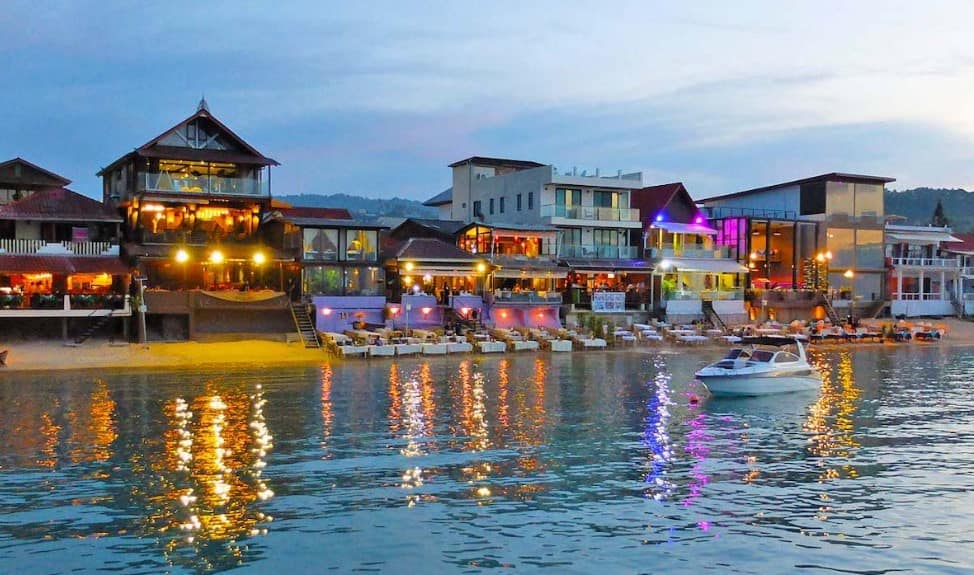 Bophut Beach dan Fisherman's Village, sumber theluxurysignature.com